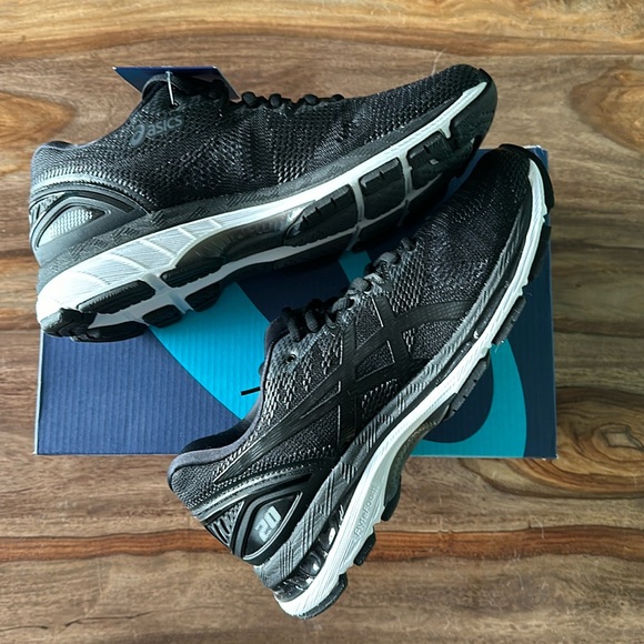 ASICS Women Gel Nimbus 20 Running Shoes NWT SZ 9   Black White Carbon new in box - Picture 1 of 17